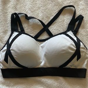 Sports bra high support